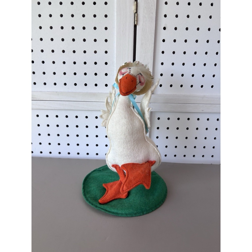 Vintage Annalee '87 White Spring Mother Goose 9.5 Easter W/ Flower Bonnet 1987